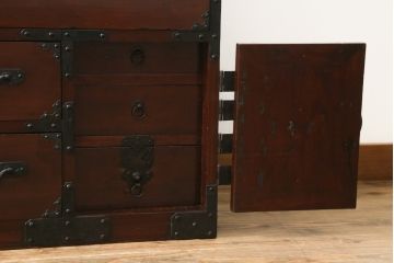 和製アンティーク　味わい深い佇まいが魅力的な五丁引き米沢箪笥(和箪笥、時代箪笥、衣装タンス、引き出し)(R-058634)
