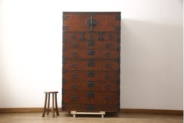中古　美品　岩谷堂箪笥　かくし付き　観音開き戸が魅力!和の趣あふれる衣装箪笥(引き出し、和タンス、収納箪笥、整理タンス)(R-058644)