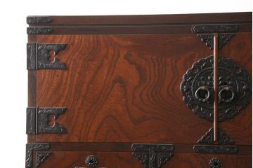 中古　美品　岩谷堂箪笥　かくし付き　観音開き戸が魅力!和の趣あふれる衣装箪笥(引き出し、和タンス、収納箪笥、整理タンス)(R-058644)