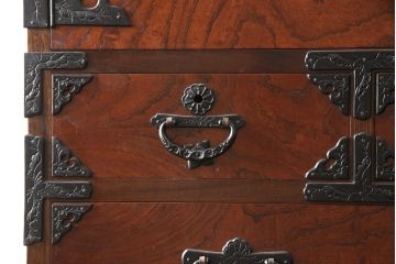 中古　美品　岩谷堂箪笥　かくし付き　観音開き戸が魅力!和の趣あふれる衣装箪笥(引き出し、和タンス、収納箪笥、整理タンス)(R-058644)