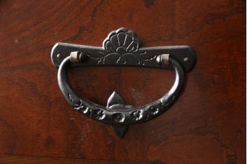 中古　美品　岩谷堂箪笥　かくし付き　観音開き戸が魅力!和の趣あふれる衣装箪笥(引き出し、和タンス、収納箪笥、整理タンス)(R-058644)