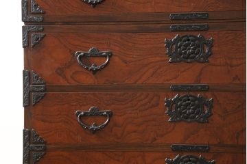 中古　美品　岩谷堂箪笥　かくし付き　観音開き戸が魅力!和の趣あふれる衣装箪笥(引き出し、和タンス、収納箪笥、整理タンス)(R-058644)
