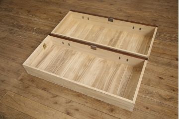 中古　美品　岩谷堂箪笥　台輪・脚付きリメイク　観音開き戸が魅力!和の趣あふれる収納箪笥(引き出し、戸棚、和タンス、整理タンス、サイドボード、サイドチェスト)(R-058645)