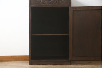 和製ビンテージ　軽井沢彫り　大胆に彫り込まれた花の図柄が魅力的なサイドキャビネット(収納棚、戸棚、ヴィンテージ)(R-058664)