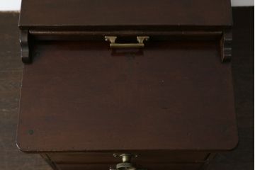 和製アンティーク　激レア!!　和田製作所　レトロな見た目がたまらない金庫小引き出し(金銭出納器、小物収納、卓上収納)(R-058666)