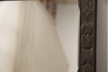 希少なビンテージ軽井沢彫り　縁を囲う花々が華やかな雰囲気を醸し出すミラー(鏡、ヴィンテージ)(R-058668)