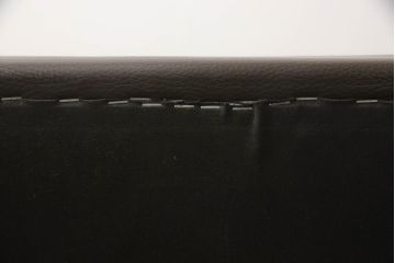 中古　超美品　Cassina(カッシーナ)　CATHERINE MEMMI(カトリーヌ・メミ)　本革　シンプルでシックなデザインが魅力的なアームチェア(ダイニングチェア、椅子、イス)(定価約21万円)(R-058671)