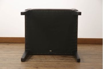 中古　超美品　Cassina(カッシーナ)　CATHERINE MEMMI(カトリーヌ・メミ)　本革　シンプルでシックなデザインが魅力的なアームチェア(ダイニングチェア、椅子、イス)(定価約21万円)(R-058672)