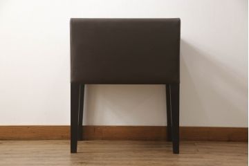 中古　超美品　Cassina(カッシーナ)　CATHERINE MEMMI(カトリーヌ・メミ)　本革　シンプルでシックなデザインが魅力的なアームチェア(ダイニングチェア、椅子、イス)(定価約21万円)(R-058673)