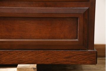 中古　美品　九州民芸家具　高山デザイン　カバ材　直線的でシンプルなデザインが格好良いチェスト(引き出し、衣装たんす、洋服タンス)(R-058675)