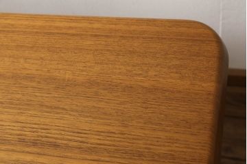 ジャパンビンテージ　日田工芸　チーク無垢材　無駄のないシンプルさが魅力的なダイニングテーブル(4人掛け、6人掛け、作業台、ヴィンテージ)(R-058679)