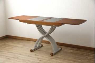 中古　イタリア　ポッゾーリ社(POZZOLI)　オッジオ(OZZIO)　ユニークなデザインが目を引くエレベーターテーブル(定価約24万円)(昇降式テーブル、エクステンションテーブル、ローテーブル、ダイニングテーブル)(R-058681)