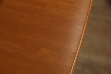 中古　イタリア　ポッゾーリ社(POZZOLI)　オッジオ(OZZIO)　ユニークなデザインが目を引くエレベーターテーブル(定価約24万円)(昇降式テーブル、エクステンションテーブル、ローテーブル、ダイニングテーブル)(R-058681)
