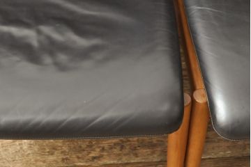 ビンテージ家具　ジャパンヴィンテージ　チーク材　メンズライクスタイルの空間づくりに活躍する本革ダイニングチェア2脚セット(レザー、椅子、イス)(R-058685)