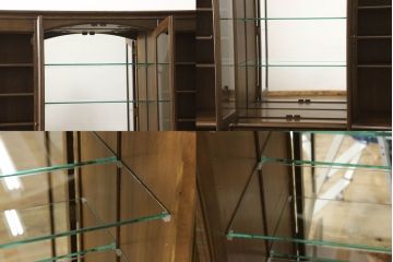 中古　美品　カリモク家具　クラシカルな佇まいが魅力的なキャビネット(キュリオケース、飾り棚、食器棚、収納棚)(R-058691)