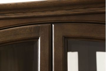 中古　美品　カリモク家具　クラシカルな佇まいが魅力的なキャビネット(キュリオケース、飾り棚、食器棚、収納棚)(R-058691)