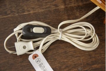 中古　指物工芸家具　肥松(こえまつ)　漆塗り　和の情緒あふれるテーブルスタンド(卓上照明、テーブルライト)(R-058693)