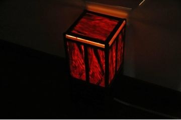 中古　指物工芸家具　肥松(こえまつ)　漆塗り　和モダンな空間づくりにおすすめ!趣深いフロアスタンド(フロア照明、間接照明、スタンドライト)(R-058694)
