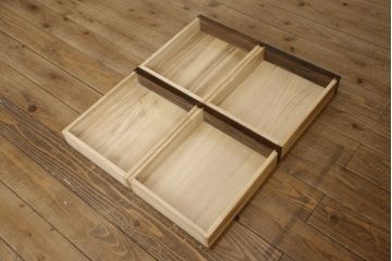 中古　最高級　シャム柿(ジリコテ)材　無垢材　特徴的な木目が目を引く、大振りな囲炉裏テーブル(座卓、長火鉢、関西火鉢、木製火鉢)(R-058695)