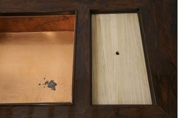 中古　最高級　シャム柿(ジリコテ)材　無垢材　特徴的な木目が目を引く、大振りな囲炉裏テーブル(座卓、長火鉢、関西火鉢、木製火鉢)(R-058695)