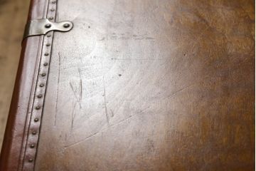 アジアンビンテージ　楠材(クスノキ)　存在感抜群!収納とディスプレイを兼ね備えた木製船トランク(舟トランク、トランクテーブル、ヴィンテージ)(R-058698)