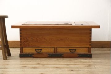 中古　美品　趣のある和の空間づくりにおすすめな欅(ケヤキ)材の関西火鉢(長火鉢、囲炉裏テーブル、座卓、リビングテーブル)(R-058699)