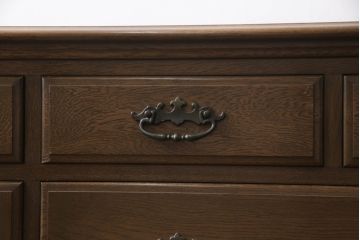 中古　横浜クラシック家具　ノックオンウッド(knockonwood)　Hand Made　上品なデザインが美しいサイドチェスト(サイドボード、引き出し、リビングボード)(R-058702)