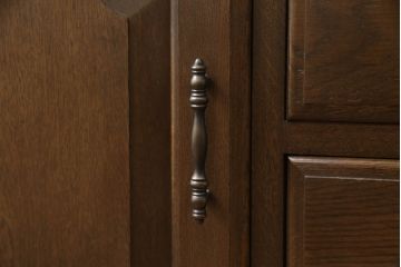 中古　横浜クラシック家具　ノックオンウッド(knockonwood)　Hand Made　上品なデザインが美しいサイドチェスト(サイドボード、引き出し、リビングボード)(R-058702)
