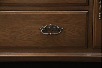 中古　横浜クラシック家具　ノックオンウッド(knockonwood)　Hand Made　上品なデザインが美しいサイドチェスト(サイドボード、引き出し、リビングボード)(R-058702)