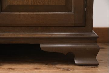 中古　横浜クラシック家具　ノックオンウッド(knockonwood)　Hand Made　上品なデザインが美しいサイドチェスト(サイドボード、引き出し、リビングボード)(R-058702)