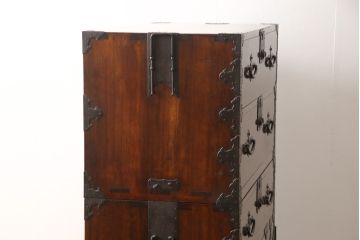 激レア!!　和製アンティーク　特注　欅材(ケヤキ材)　桐材　堅牢で重厚な佇まいの中に上品な雰囲気を感じる二本松箪笥(衣装箪笥、収納箪笥、和タンス、引き出し、サイドチェスト)(R-058706)