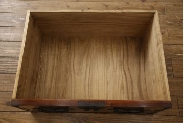 激レア!!　和製アンティーク　特注　欅材(ケヤキ材)　桐材　堅牢で重厚な佇まいの中に上品な雰囲気を感じる二本松箪笥(衣装箪笥、収納箪笥、和タンス、引き出し、サイドチェスト)(R-058706)