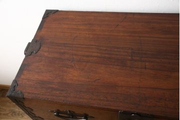 激レア!!　和製アンティーク　特注　欅材(ケヤキ材)　桐材　堅牢で重厚な佇まいの中に上品な雰囲気を感じる二本松箪笥(衣装箪笥、収納箪笥、和タンス、引き出し、サイドチェスト)(R-058706)