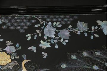 中古　美品　まるで美術品のような螺鈿細工が美しい漆塗り座卓(ローテーブル)(R-058710)
