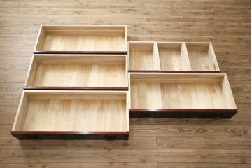 中古　美品　田中家具　ケヤキ材　風格ある和の趣を演出してくれる二本松伝統家具の重ね箪笥(衣装箪笥、引き出し)(定価約40万円)(R-058711)