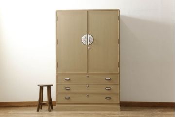 中古　特注　七宝金具　伝統工芸士 渡辺秀紀　ピンク色の花柄七宝金具がかわいらしい加茂総桐箪笥(胴厚、四方丸、桐たんす、衣装タンス、着物箪笥、和タンス)(R-058712)
