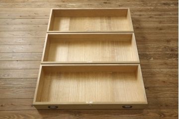 中古　特注　七宝金具　伝統工芸士 渡辺秀紀　ピンク色の花柄七宝金具がかわいらしい加茂総桐箪笥(胴厚、四方丸、桐たんす、衣装タンス、着物箪笥、和タンス)(R-058712)