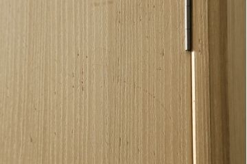 中古　特注　七宝金具　伝統工芸士 渡辺秀紀　ピンク色の花柄七宝金具がかわいらしい加茂総桐箪笥(胴厚、四方丸、桐たんす、衣装タンス、着物箪笥、和タンス)(R-058712)