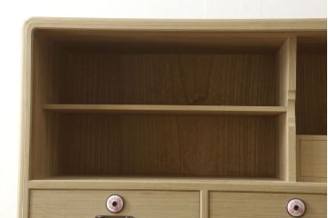 中古　特注　七宝金具　伝統工芸士 渡辺秀紀　ピンク色の花柄七宝金具がかわいらしい加茂総桐箪笥(胴厚、四方丸、桐たんす、衣装タンス、和タンス)(R-058713)