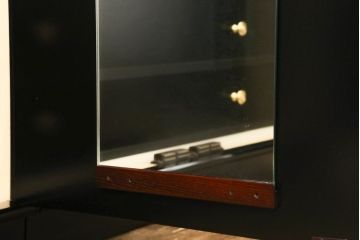 中古　最高級　美術家具　香川漆器　総漆塗り　ひょうたん透かし入り　アーチ状のデザインと雅やかな漆絵が空間に華やぎをもたらす二連和箪笥(定価約500万円)(和タンス、着物箪笥、和服箪笥、ワードローブ、桐たんす、桐箪笥)(R-058717)