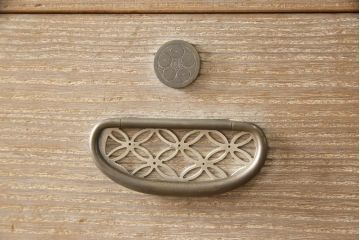 中古　国産職人手造り品　小振りなサイズ感で取り入れやすい桐箪笥(並厚、桐たんす、洋服タンス、和タンス、引き出し)(R-058719)