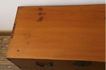 和製アンティーク　ヒノキ材　春慶塗(しゅんけいぬり)　飛騨高山　上品な佇まいが美しい高山衣装箪笥・下段(衣装タンス、和箪笥、チェスト、引き出し、時代箪笥)(R-058723)