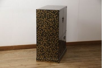 中古　希少!　黒漆金彩風　花唐草文様　細やかな文様が美しい工芸箪笥(収納たんす、和箪笥、整理タンス、収納棚、キャビネット)(R-058724)
