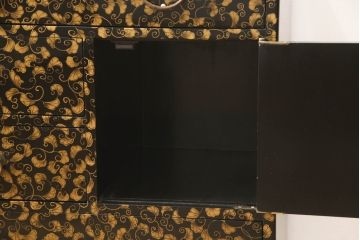 中古　希少!　黒漆金彩風　花唐草文様　細やかな文様が美しい工芸箪笥(収納たんす、和箪笥、整理タンス、引き出し)(R-058725)