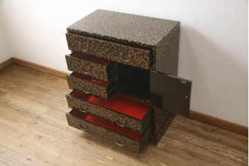 中古　希少!　黒漆金彩風　花唐草文様　細やかな文様が美しい工芸箪笥(収納たんす、和箪笥、整理タンス、引き出し)(R-058725)
