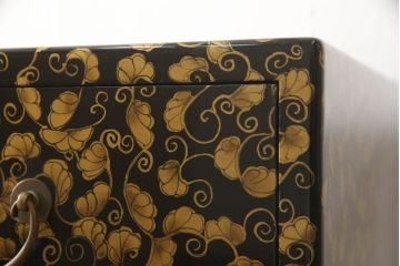 中古　希少!　黒漆金彩風　花唐草文様　細やかな文様が美しい工芸箪笥(収納たんす、和箪笥、整理タンス、引き出し)(R-058725)