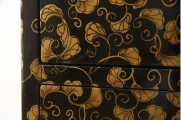 中古　希少!　黒漆金彩風　花唐草文様　細やかな文様が美しい工芸箪笥(収納たんす、和箪笥、整理タンス、引き出し)(R-058725)