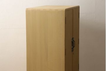 中古　小振りなサイズがお部屋に取り入れやすい加茂総桐帯箪笥(板盆付き、並厚、桐たんす、着物箪笥、和タンス)(R-058726)