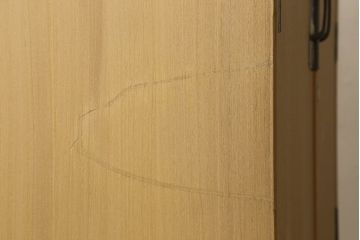 中古　小振りなサイズがお部屋に取り入れやすい加茂総桐帯箪笥(板盆付き、並厚、桐たんす、着物箪笥、和タンス)(R-058726)