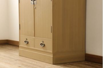 中古　小振りなサイズがお部屋に取り入れやすい加茂総桐帯箪笥(板盆付き、並厚、桐たんす、着物箪笥、和タンス)(R-058726)